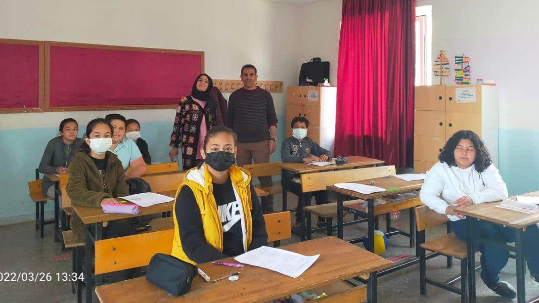 Şehit Hüseyin Topkaya Ortaokulu'na Ziyaret 